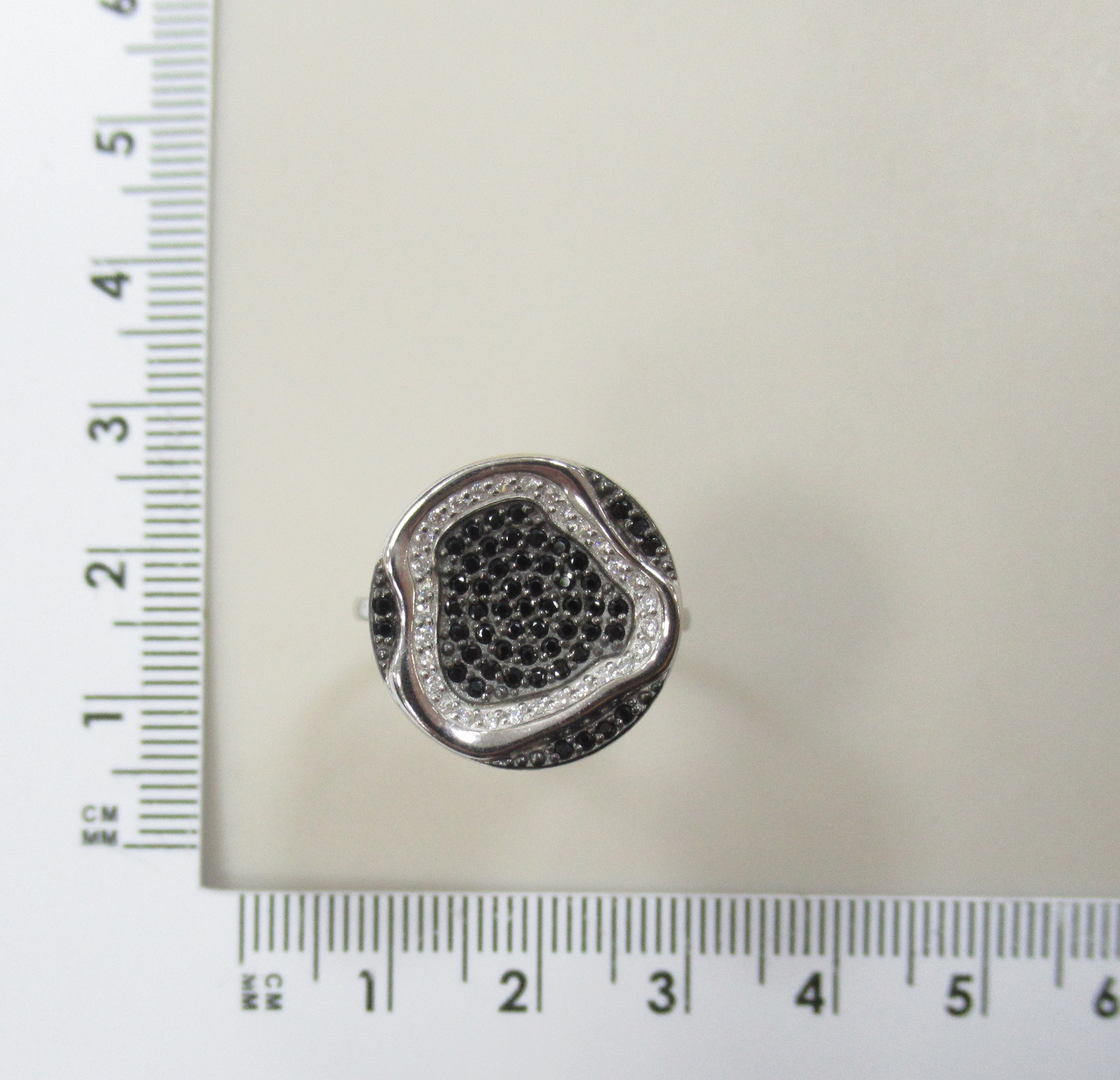 Серебряное кольцо со шпинелью